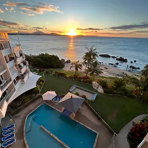 Aparthotel Coral Cove - Absolute Beachfront, Bowen