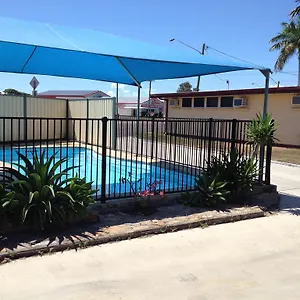 Motel Shell, Bowen